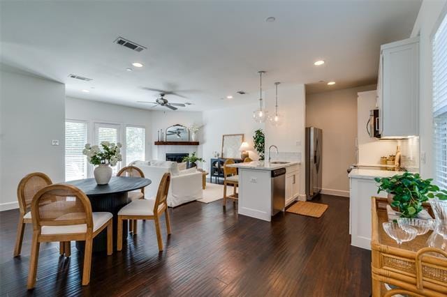 Photo - 5830 Oram St