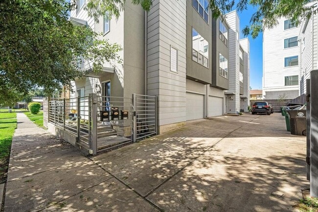 Photo - 4706 Crawford St Rental