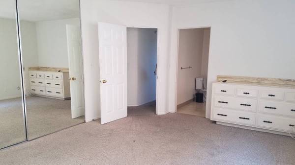 Building Photo - 1111 Cypress Ave