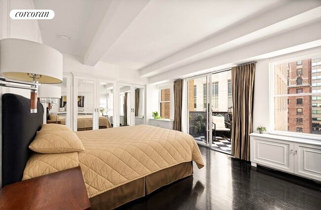 Photo - 40-44 E 61st St