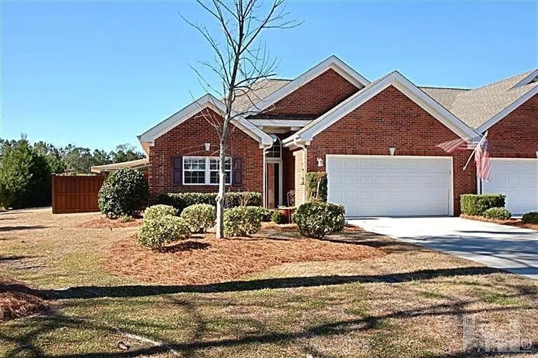 Photo - 208 Hilliard Ct