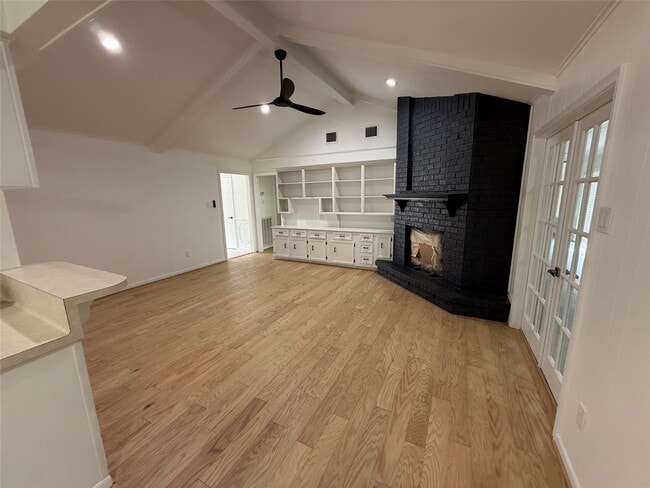 Photo - 25 Little John Ln