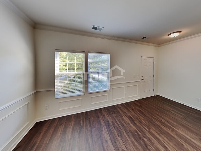 Photo - 661 Wolfeboro Ln
