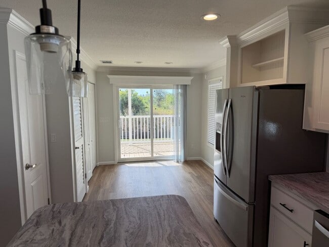 Photo - 388 Sunshine Dr