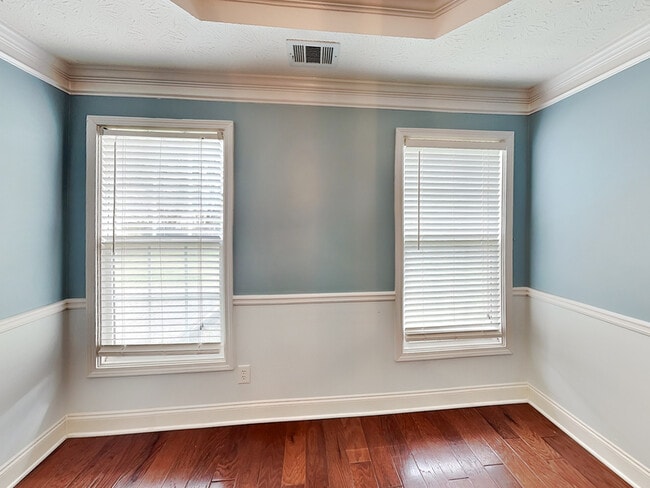 Photo - 17 Derby Way NE