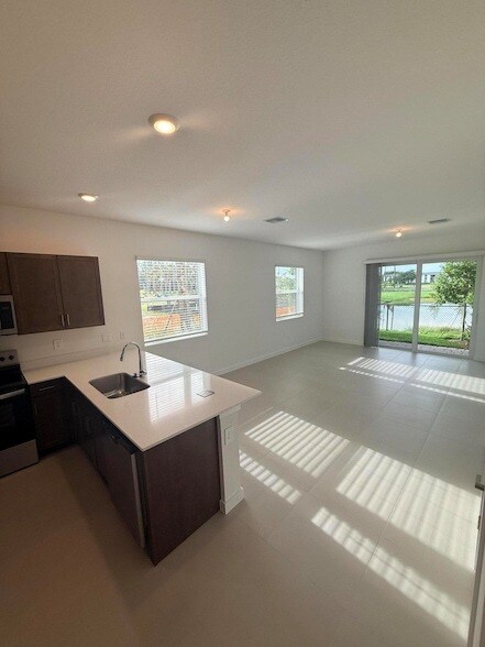 Photo - 147 Lakeside Lndg Ct