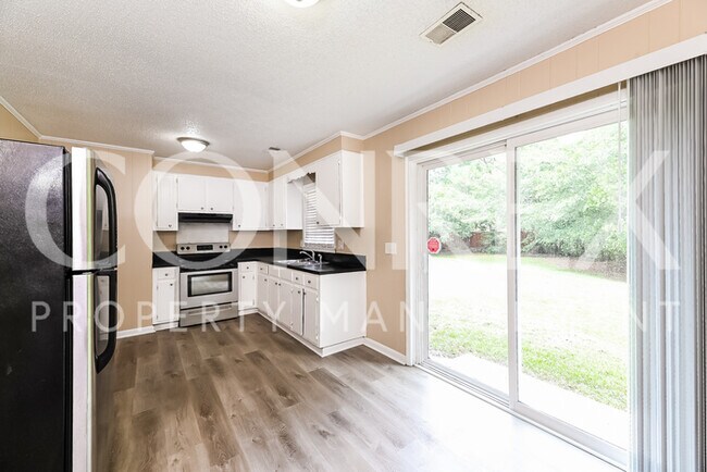 Photo - Beautiful Home in Summerville