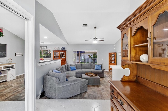 Photo - 912 Blueberry Dr