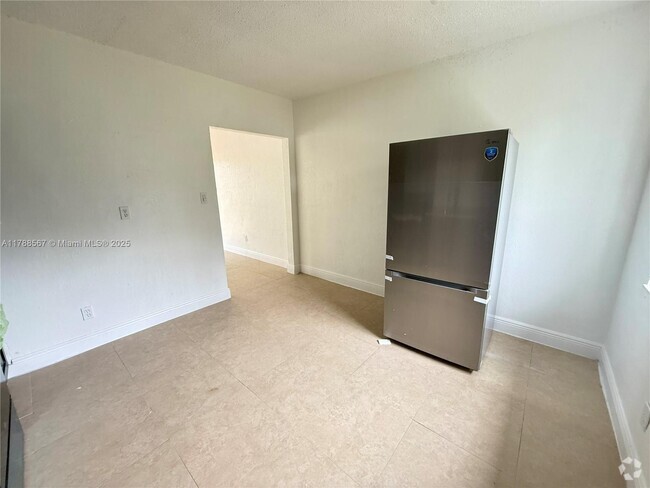 Building Photo - 340 NW 6th St Unit 1-2 Rental