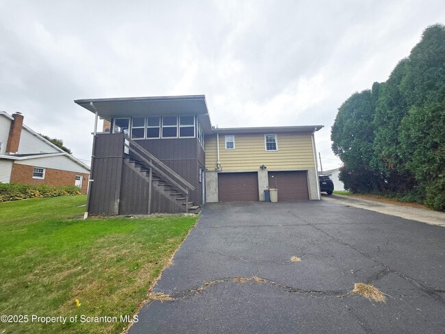 Photo - 925 Jessup Ave