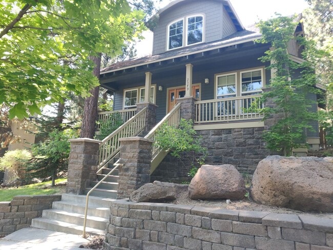 Building Photo - Charming 3x2.5 Modern Craftsman Home in NW...