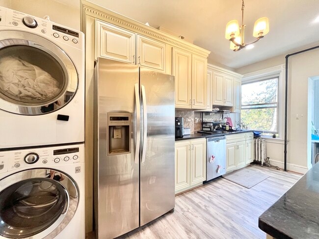 Photo - 11 Babcock St