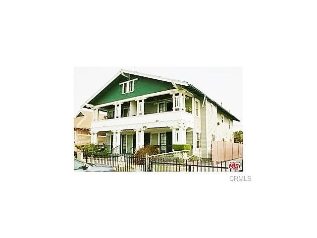 Los apartamentos bien mantenida - 239 W 43rd St