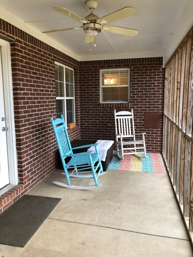 Screened Porch - 4024 Gum Flat Rd