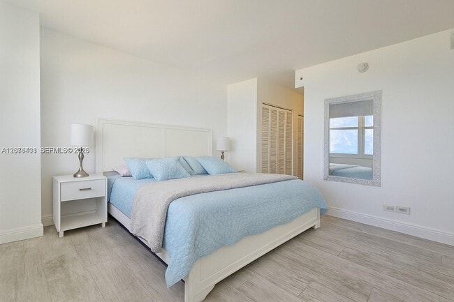 Photo - 5601 Collins Ave Unidad 1409