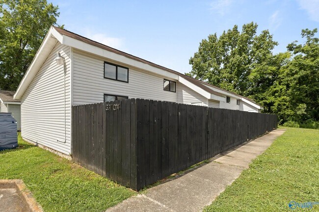 3704 Squaw Valley Dr SW Unidad A