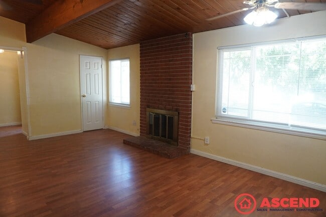 Photo - Spacious home located In Northeast Bakersf...