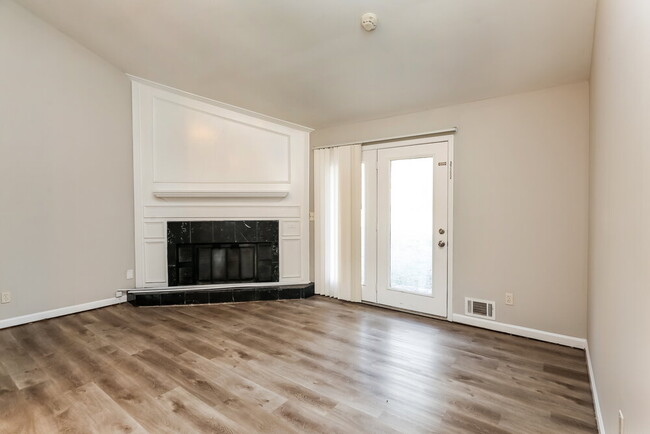 Photo - 5253 Corinth Dr SW