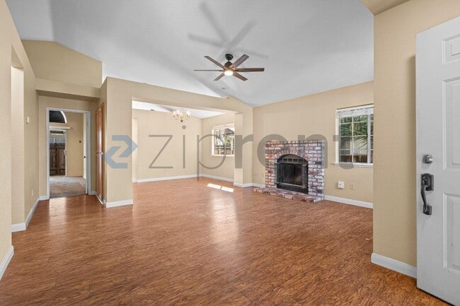 Photo - 1205 Silk Oak Dr