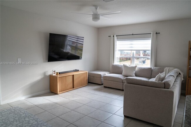 Photo - 603 Lychee Ln