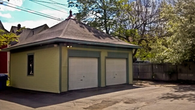 Garage for bikes/storage - 629 W South St Unit 4
