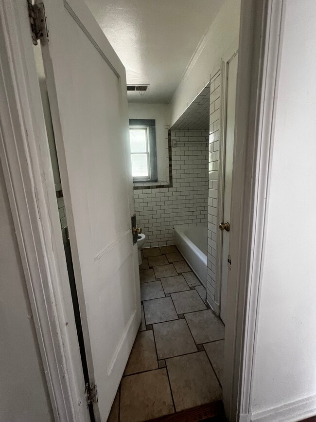 Photo - 944 Alice Ave