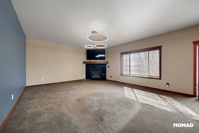 Photo - Stunning 3BR House with private beach acce...