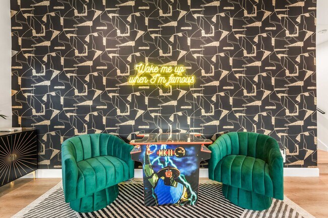 Photo - 1400 N Orange Dr