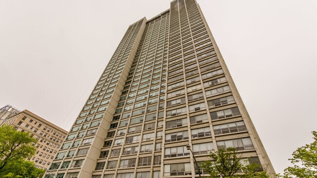 Building Photo - 1700 E 56th St Unit 1703 Rental