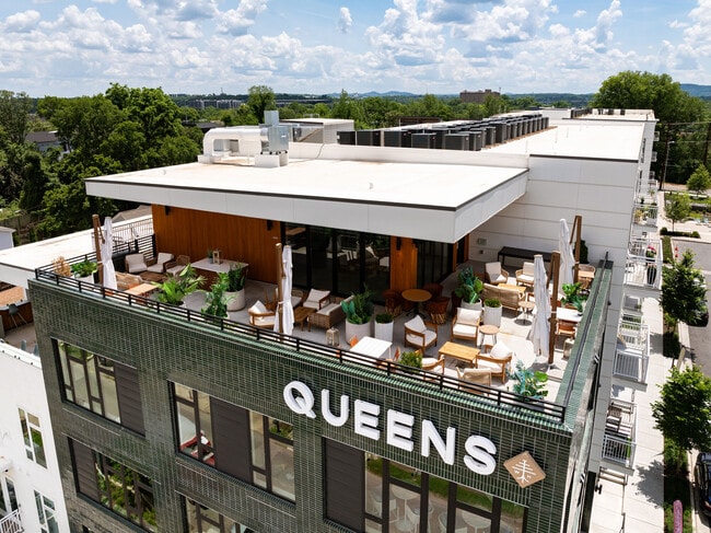 Queens Wedgewood Houston apartments — community photo