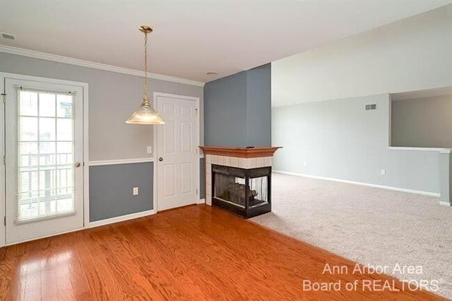 Photo - 3217 Primrose Ln