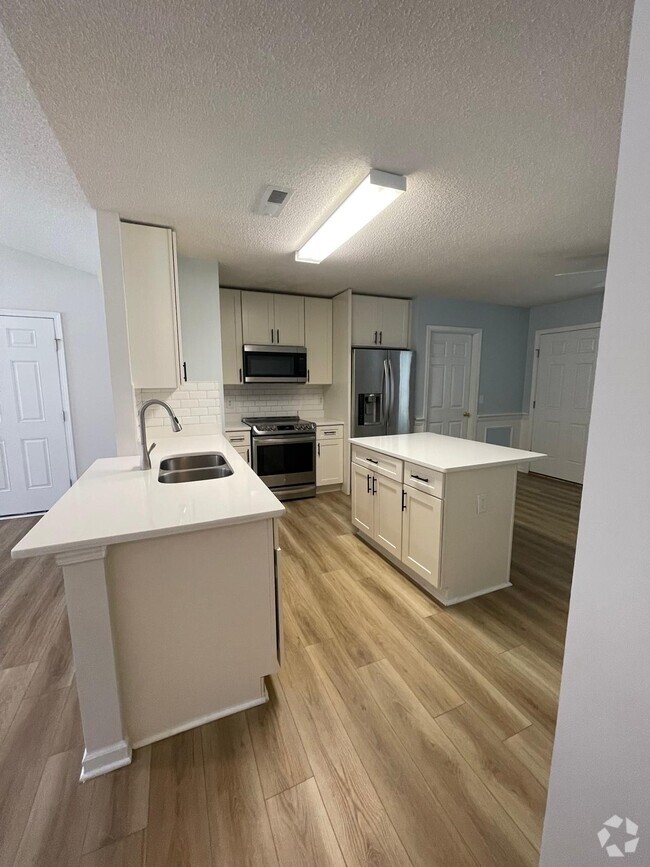 Building Photo - 116 Loyola Ave Rental