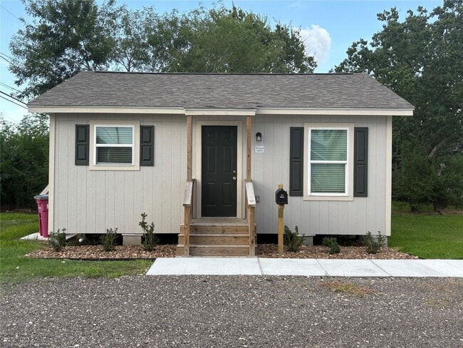 Photo - 8 S Avenue B