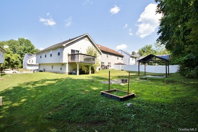 Photo - 346 Angelo Dr