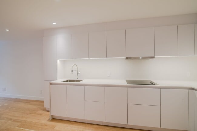 Photo - 4580 Chemin Queen Mary Unité 210