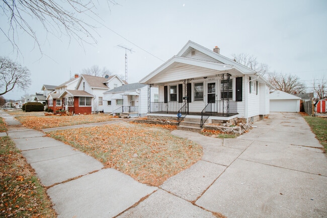 Photo - 4220 Caroline Ave