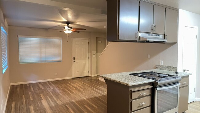 Photo - 848 W 1st Street