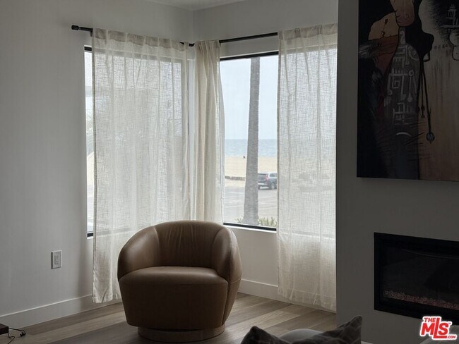 3305 Ocean Front Walk Unit 2