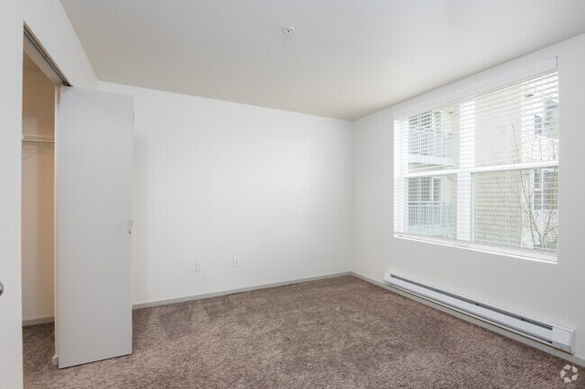 2BD, 2BA - 917SF