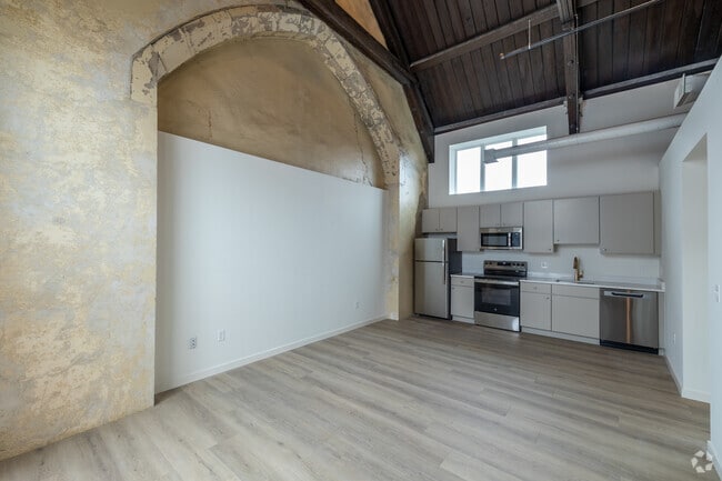 1BR, 1BA - 804SF - Kitchen
