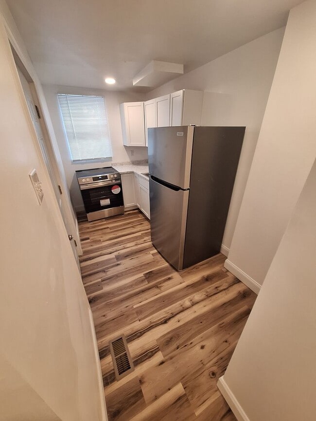 Photo - Newly Renovated One Bedroom House, Downtown Location