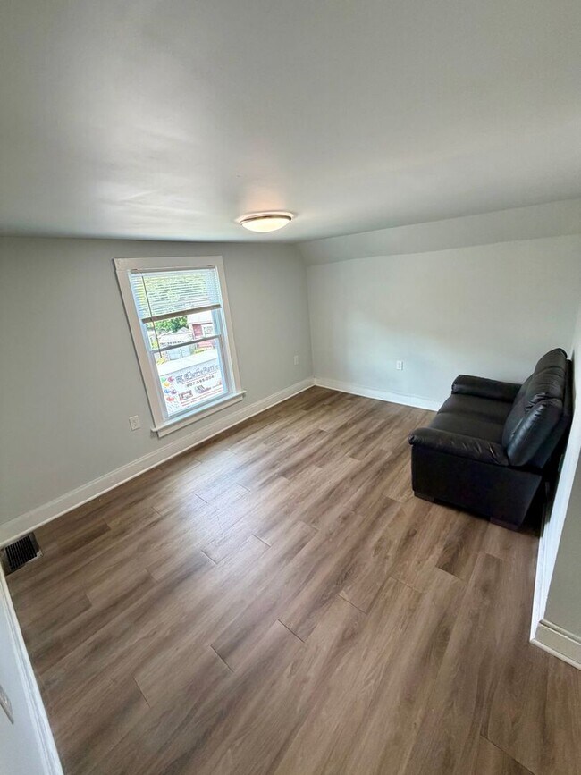 79 St Charles St Unit 79 St Charles Apt 3