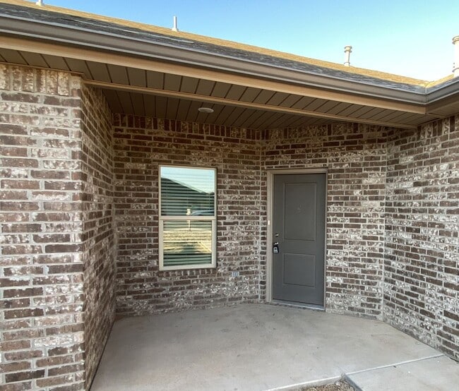 Photo - Don't miss out on this move in special of ...