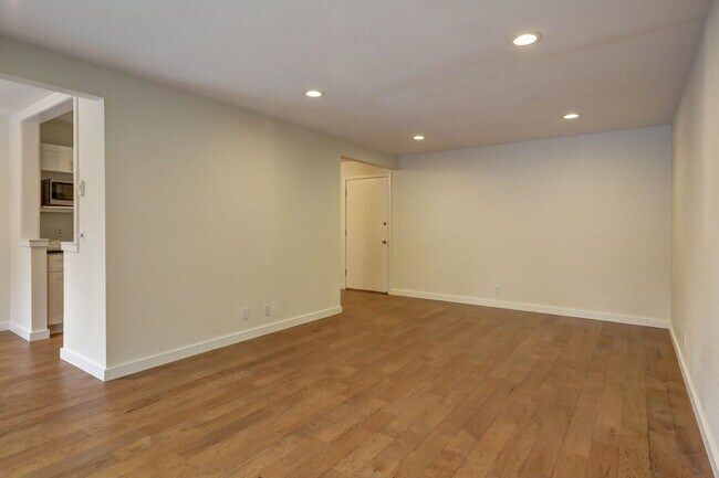 Photo - Prime Bellevue Location | 2 Bed Condo + Garage + Pool