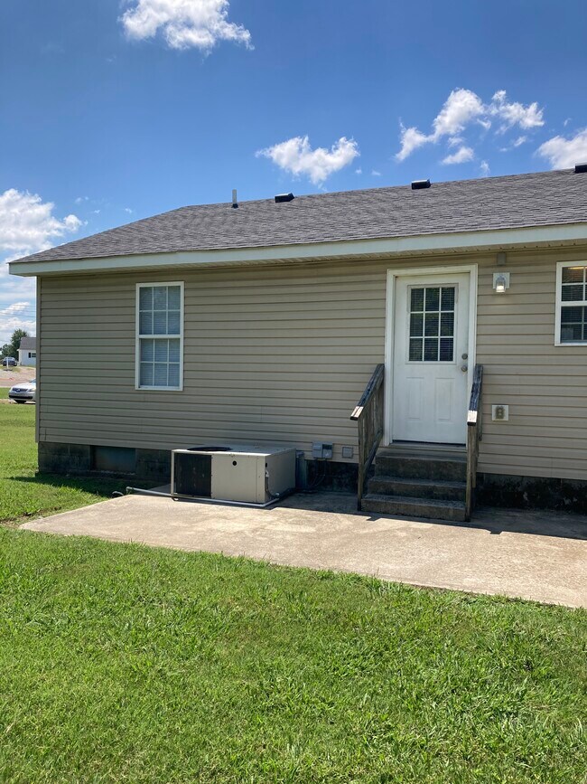 Photo - 63 Farm View Cir