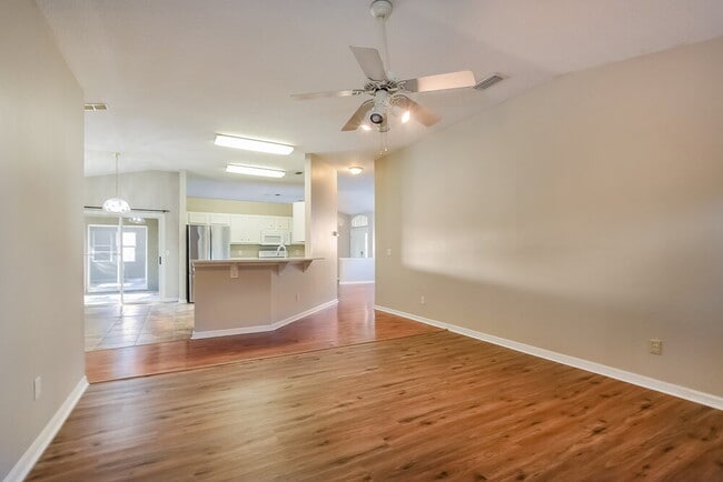 Photo - 232 Valley Edge Dr