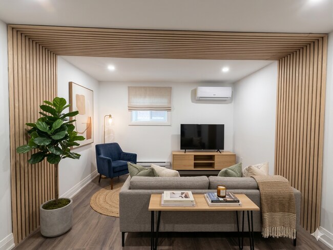 Building Photo - 184 Ottawa- Basement Unit Basement