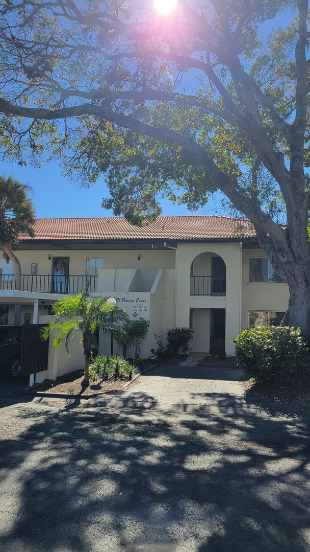 Building Photo - Annual turnkey/seasonal furnished ground f... Rental
