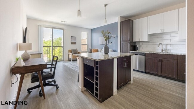 Photo - 2900 E 16th Ave Unidad 443