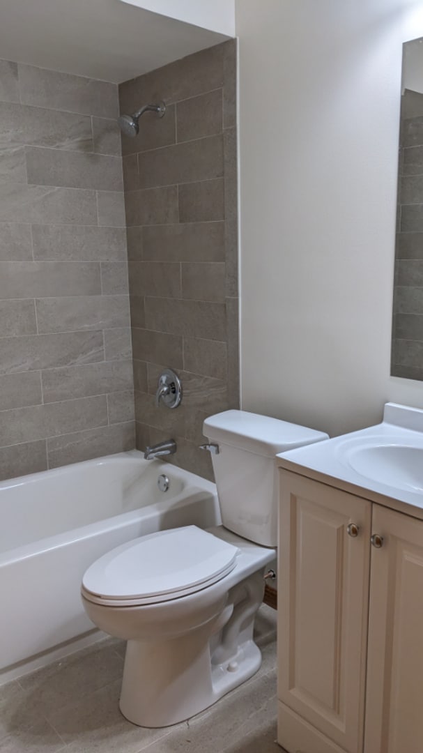 Photo - 608 Kungs Way